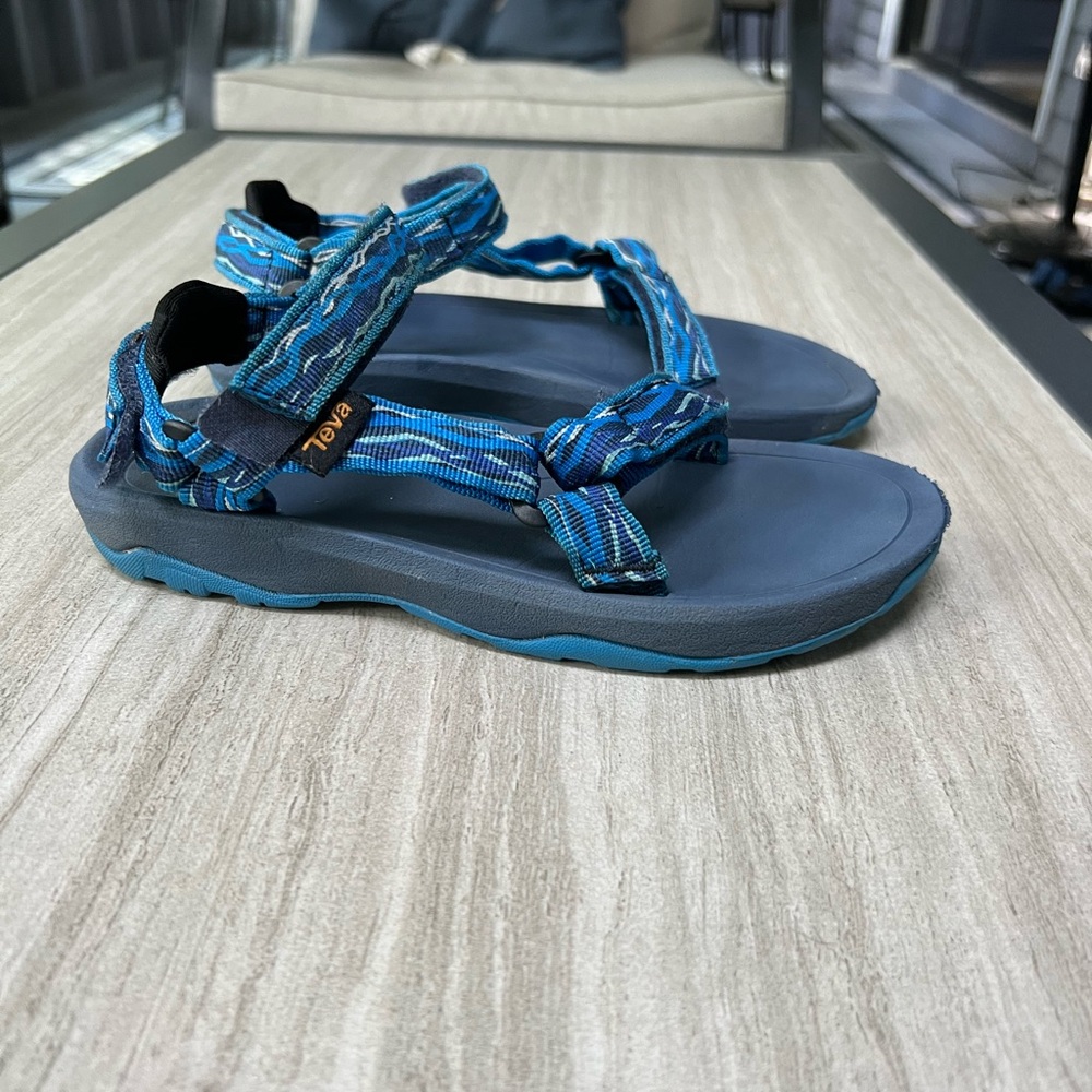 Boys Teva Hurricane XLT sandal size 2